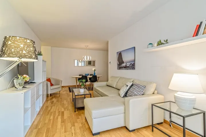 Apartamento de vacaciones para 7 personas, con vistas además de piscina y terraza - 1