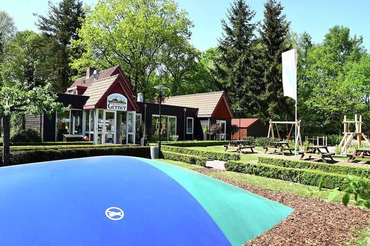 Ferienhaus für 4 Personen, mit Terrasse und Garten sowie Pool in Dalfsen