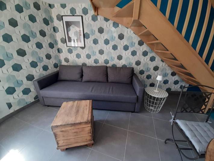 Gîte pour 4 personnes, avec jardin et piscine dans Grièges