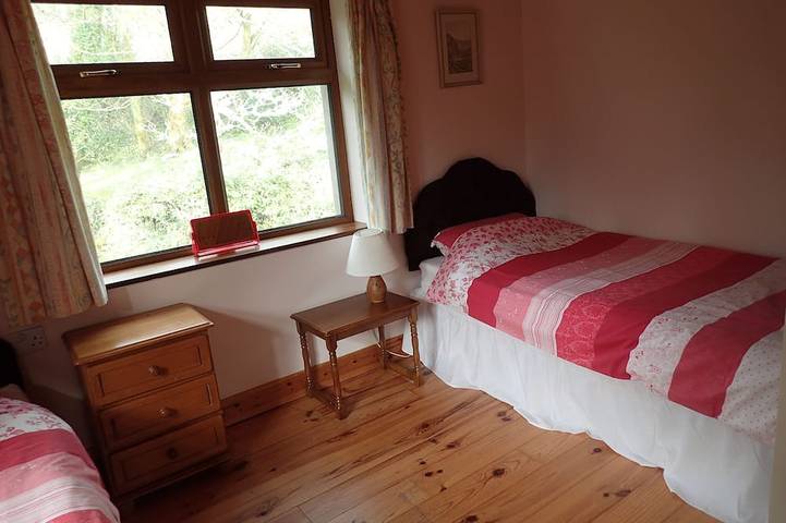 Special Weekly Discounts! Traditional stone cottage in beautiful West Kerry in Ballinduff Electoral Division, Dingle Peninsula