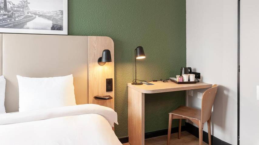 Hôtel pour 3 personnes, avec terrasse à Épône - 4