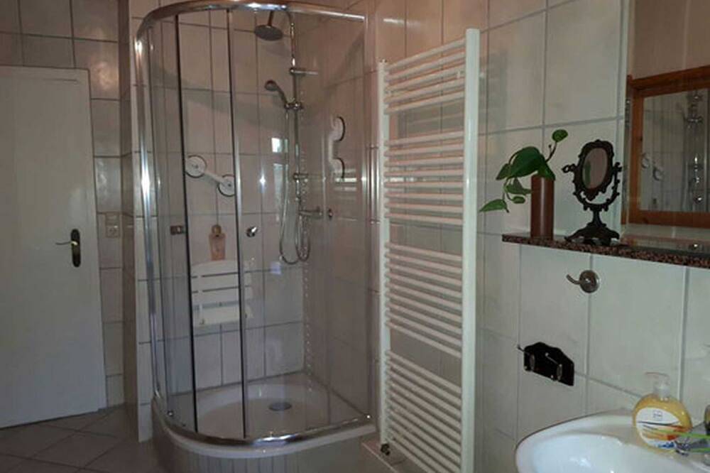 Ganze Wohnung, Urlaub im Fachwerkhaus - Ferienwohnung Fachwerkhaus in Malchiner See, Basedow