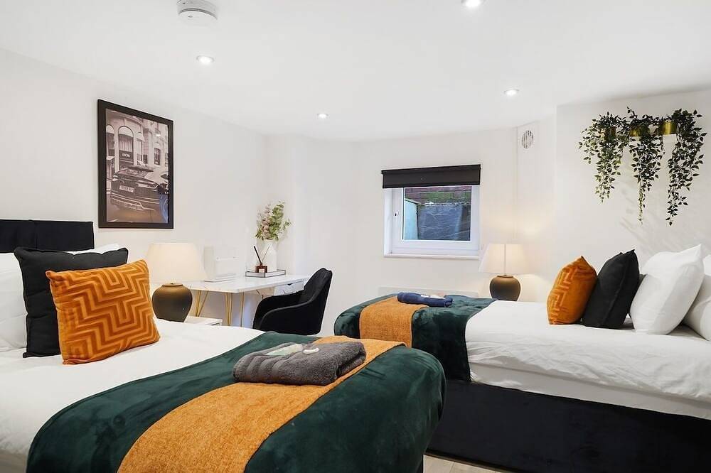 Entire apartment, Sleek and Stylish Yorkshire Gem - Sleeps 4 in Wakefield, West Yorkshire