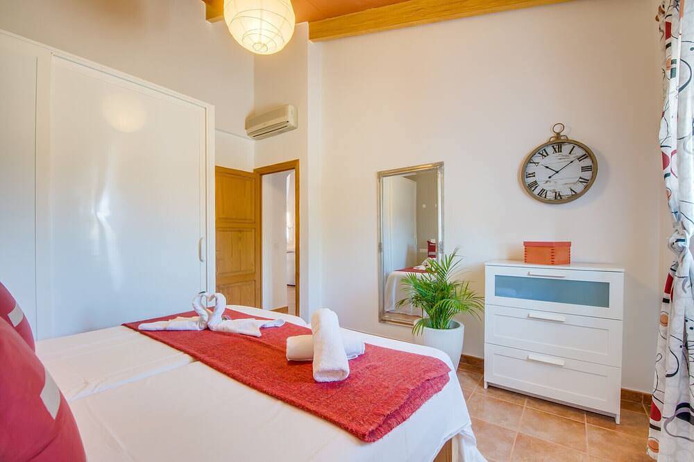 Rural finca with pool Can Grau Petit in Mallorca in Sencelles, Majorca Center