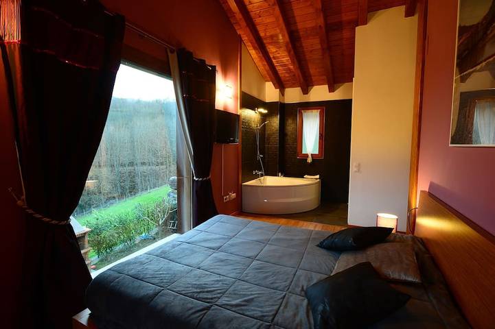 Charming apartment with mountain views for 4 people, Casa Angiz Etxea 1 in Sunbilla, Spanish Pyrenees