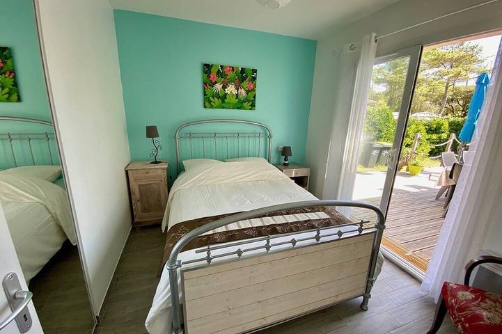 Location de vacances pour 6 personnes, avec terrasse et jardin dans Hourtin Plage - 2