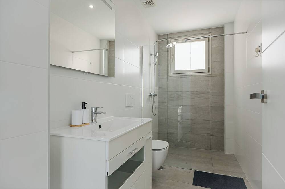 Nueva villa moderna con piscina privada climatizada in Busot, Costa Blanca