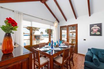 Villa for 6 Guests in Tías, Canaries, Picture 4