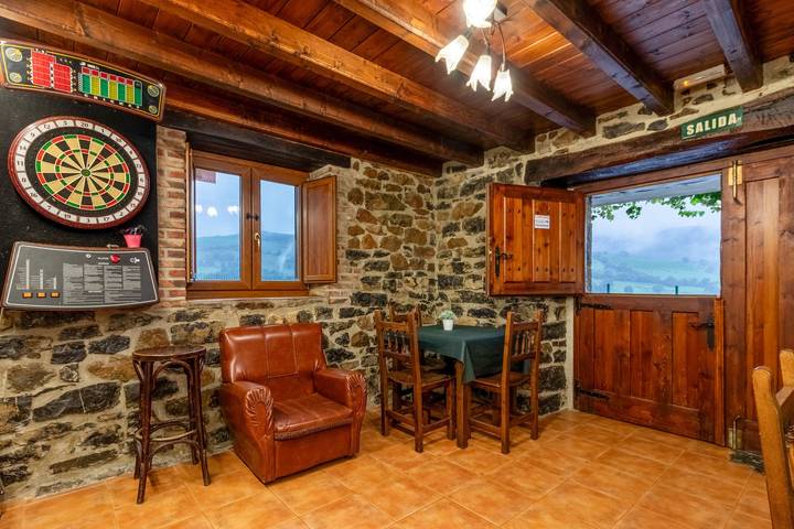 Casa Rural La Barcenilla con vistas a la montaña, balcón y Wi-Fi in Soba, Cordillera Cantábrica
