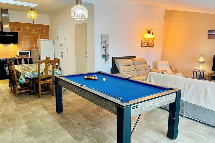 Location de vacances pour 8 personnes, avec jardin à Saint-Révérend