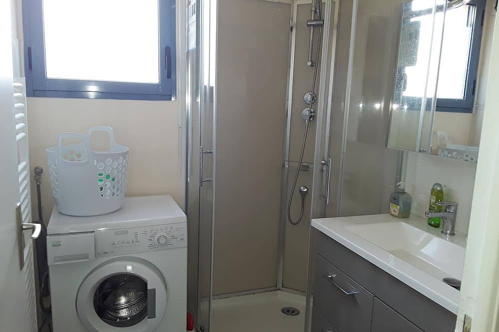 Entire apartment, Bright, sea-view apartment with direct beach access in Roscoff, Ceinture Dorée