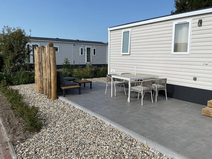 Chalet für 4 Personen, mit Balkon/Terrasse und Terrasse in Renesse