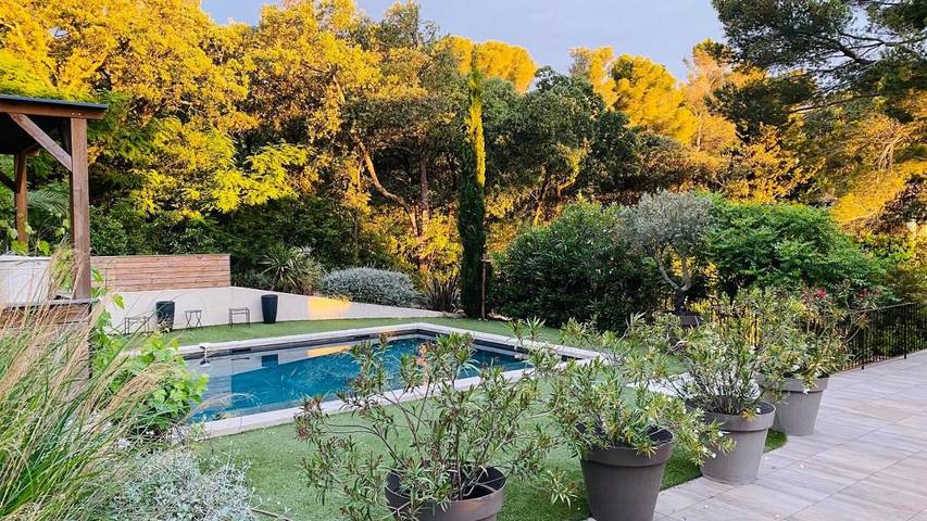 Chambre d’hôte pour 6 personnes, avec vue ainsi que jardin et piscine à Villeneuve-lès-Avignon - 2