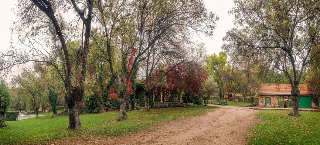 Chalet para 15 personas, con piscina y vistas además de piscina para niños y jardín, Se admiten mascotas en Cuenca del Guadarrama - 3