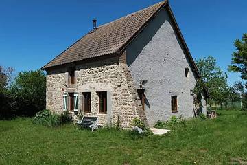 Gîte pour 4 personnes, avec jardin à Lapeyrouse