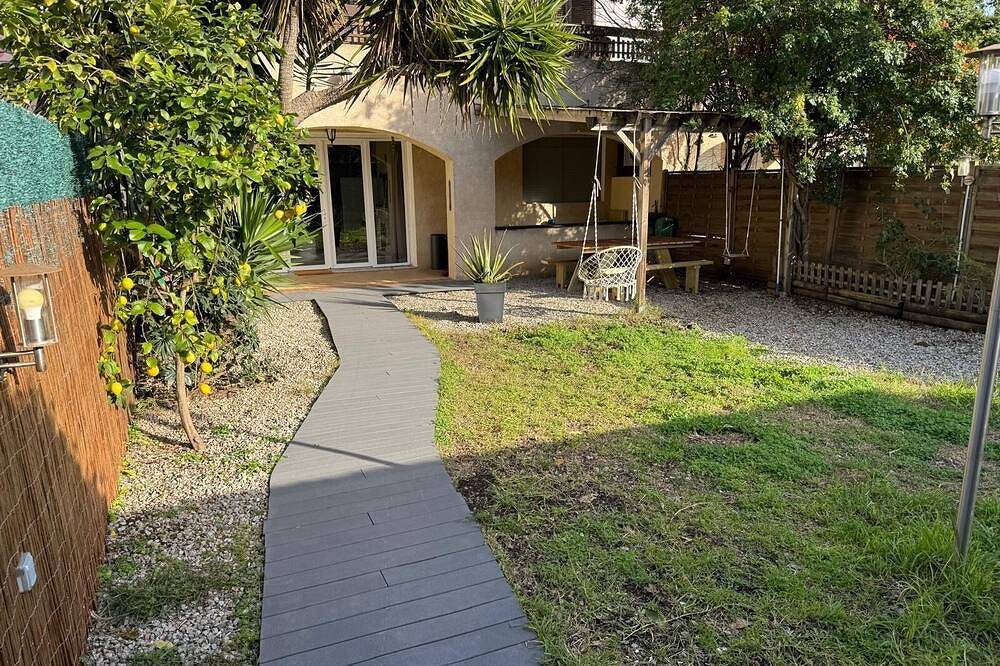 Appartamento intero, Cœur de Sagone - 8Prs - T3 de 83m2 + 100m2 de jardin - 3min walk to the beach ! in Sagone, Vico