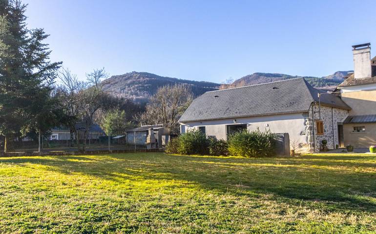 Gîte pour 3 personnes, avec jardin à Salles (Hautes-Pyrénées)