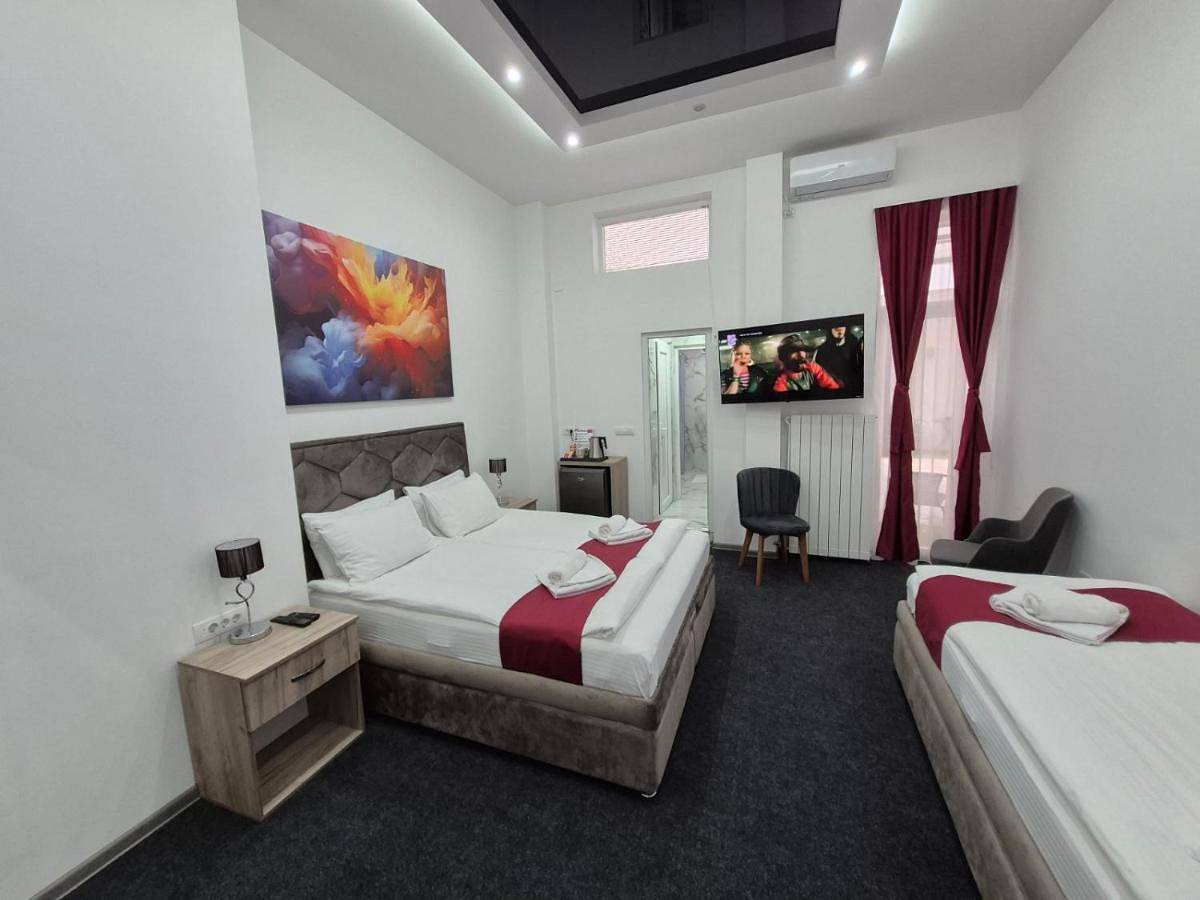 Appartement entier, Authentic Belgrade Centre - 7 suites for 15 Guests, with patios in courtyard for smokers in Belgrade, Région de Belgrade