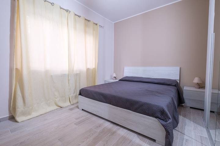 Entire apartment, Holiday Apartment "Damilhouse 4" with Balcony & Wi-Fi in Messina, Messina Province