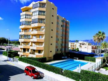 Apartamento para 6 personas, con vistas al mar además de terraza y jardín, Se admiten mascotas en Playa Xeraco