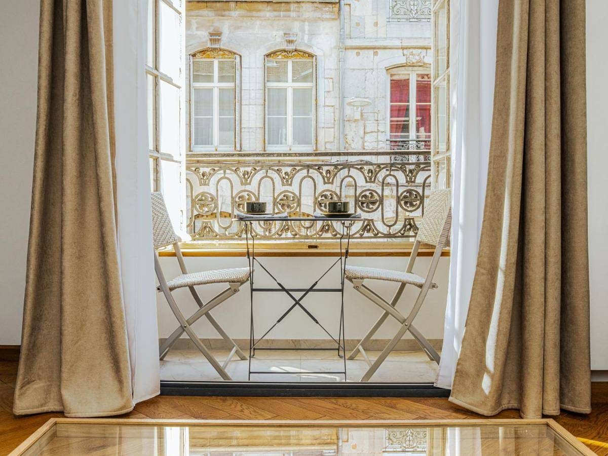 Appartement entier, Ultra-Central Luxury Duplex in Besançon, Doubs