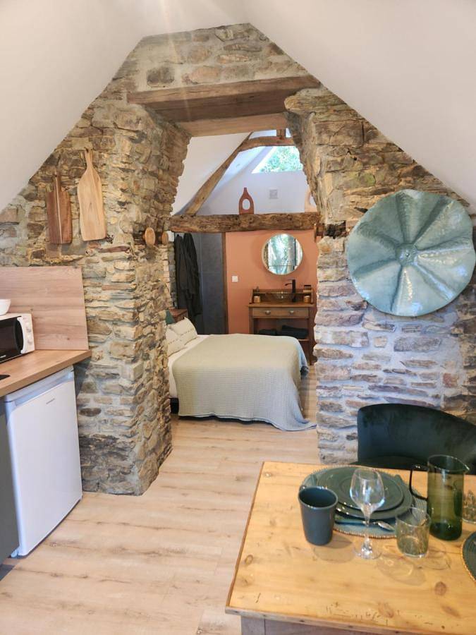 Location de vacances pour 2 personnes, avec terrasse et jacuzzi, animaux acceptés dans Précorbin - 3
