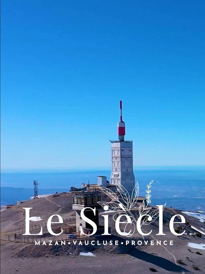 Hôtel Le Siècle in Mazan, Parc naturel régional du Mont-Ventoux