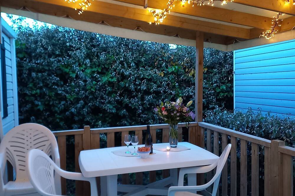 Mobile Home 6 personnes ,3 chambres 32m2 avec terrasse 14m2 semi couverte in Plages des Cabanes de Fleury, Vendres