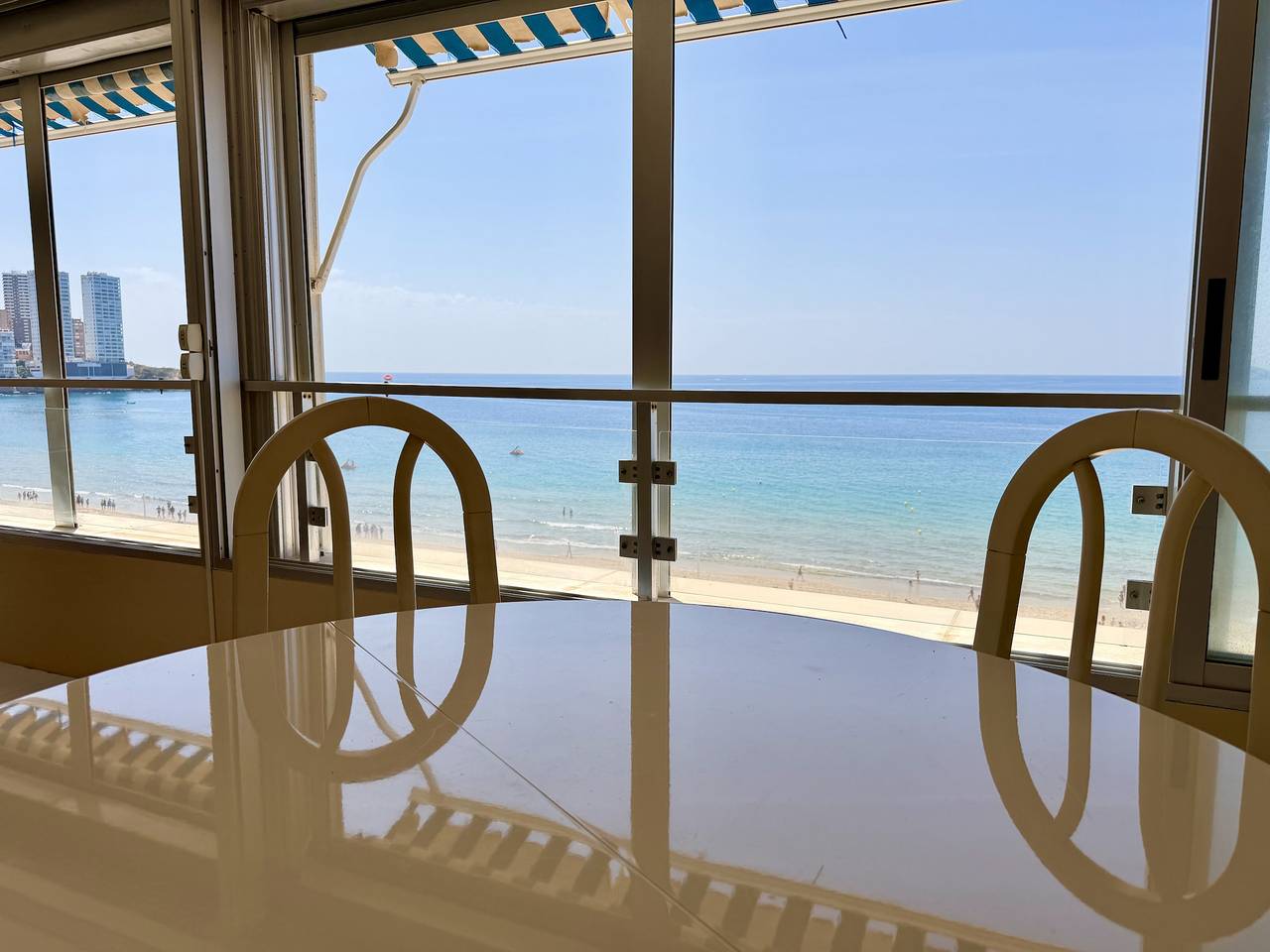 Entire apartment, Beachfront Apartment for 6,  3 Bathrooms, Levante Beach in Playa de Levante, Costa Blanca