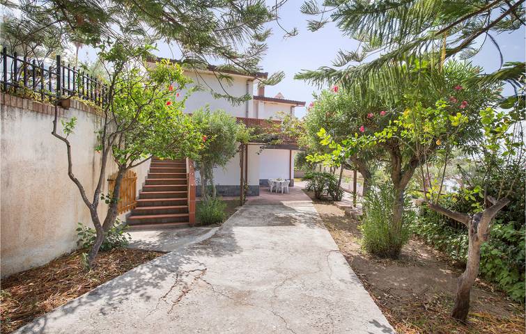 Location de vacances pour 6 personnes, avec terrasse, animaux acceptés dans Calabre - 2