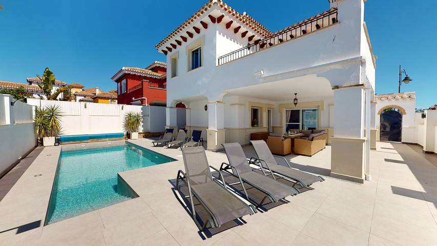 Chalet para 6 personas, con Balcón y Jacuzzi además de Terraza y Jardín en Provincia de Murcia