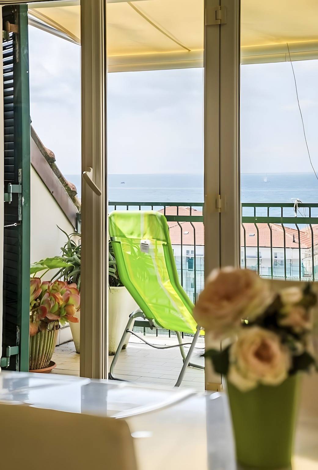 Apartamento entero, La Dimora de Alda: Vistas al mar y a Lavagna, terraza y parking privado in Lavagna, Lavagna Municipio