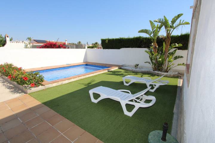 Chalet para 6 personas, con jardín además de vistas y terraza en Delta del Ebro - 2