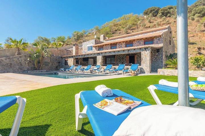 Villa pour 20 personnes, avec terrasse à El Borge