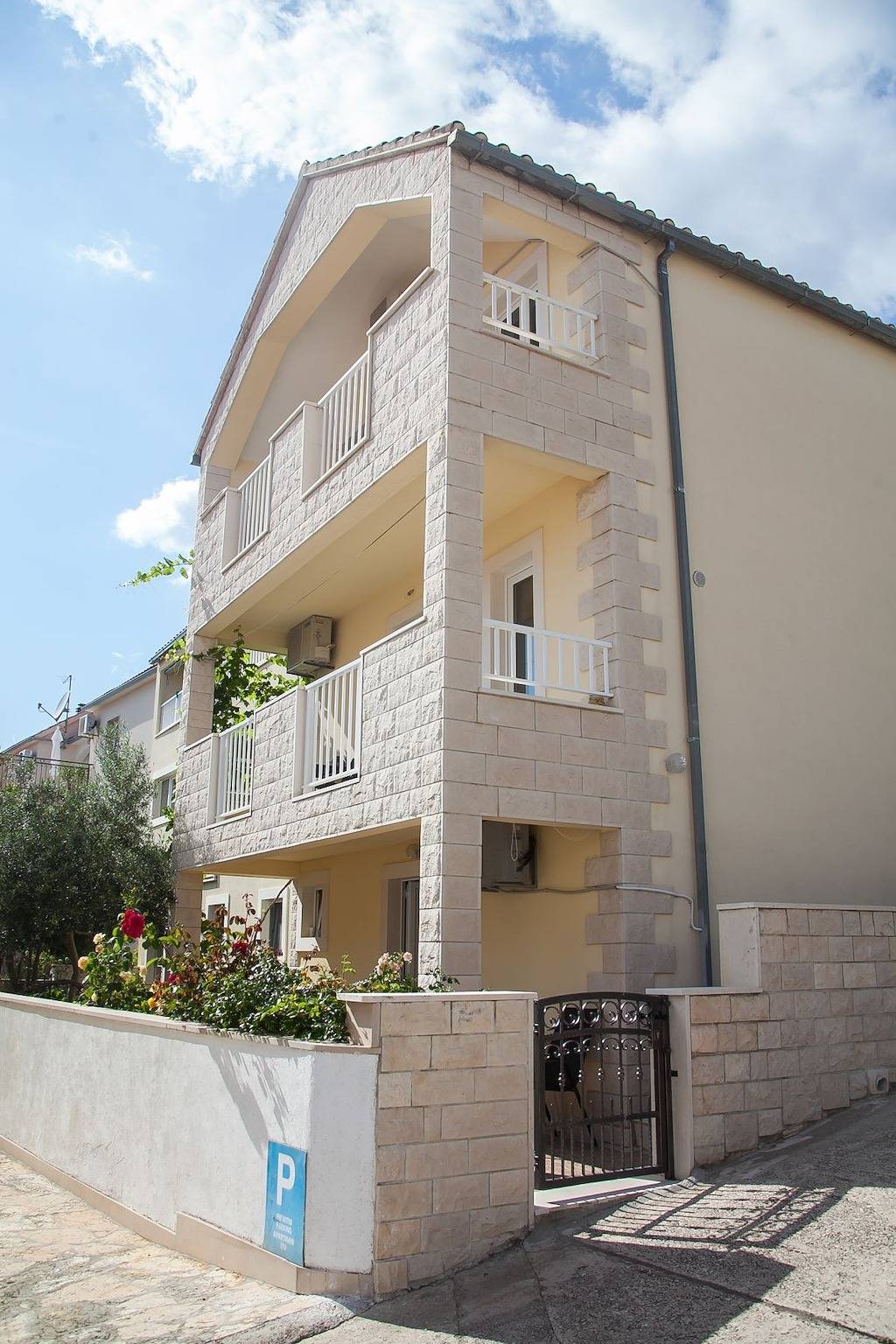 Ganze Wohnung, 1-Zimmer-Ferienwohnung mit Terrasse Bol, Brac A-23847-a in Bol, Brac
