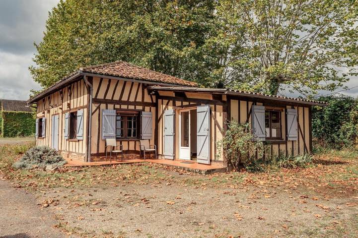 Location de vacances pour 4 personnes, avec Terrasse et Jardin ainsi que Vue sur le lac et Vue dans Magnan