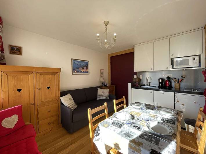 Apartamento entero, Hermoso apartamento acogedor cerca de pistas en Les Menuires con parking in Les Menuires, Saint-Martin-de-Belleville
