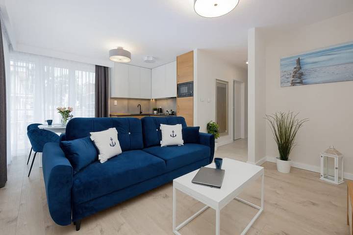 Apartament wakacyjny dla 4 osób, z balkon/ taras i jacuzzi oraz sauna i basen, Dla rodziny w Rewal