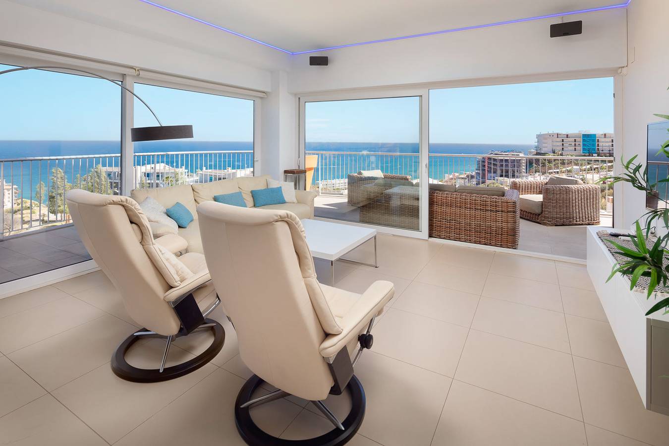 Entire apartment, Higueron Signature Suite in La Capellania, Benalmádena