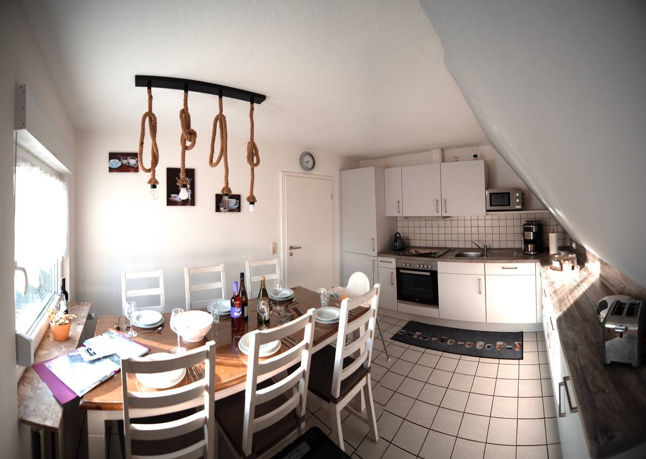 Entire apartment, Vacation Apartment 'Plaggenburg' with Private Terrace and Wi-Fi in Aurich, Landkreis Aurich