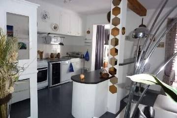 Gîte pour 4 personnes, avec terrasse et jardin à La Crau