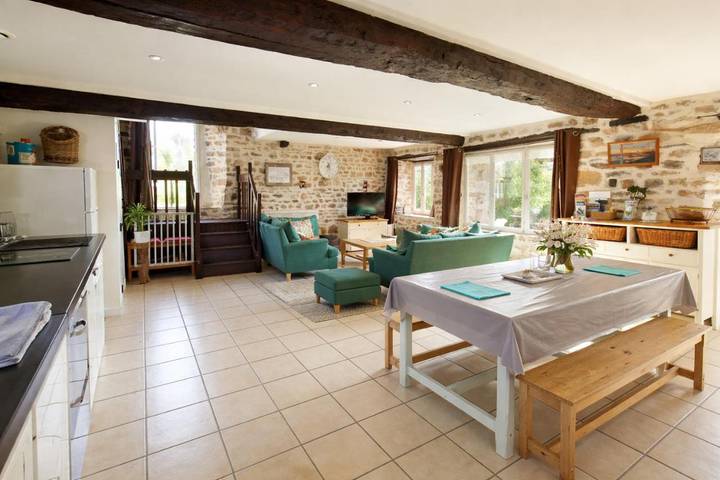 Location de vacances pour 6 personnes, avec jardin et vue, adapté aux familles à Montpinchon - 2