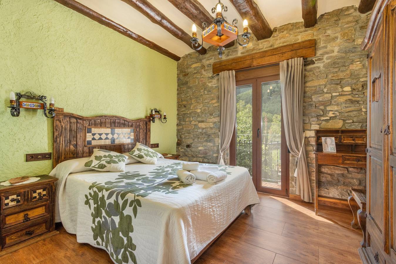 Apartamento 'Peña Roya' con vistas a la montaña, jardín compartido y Wi-Fi in Fiscal, Pirineo Aragonés