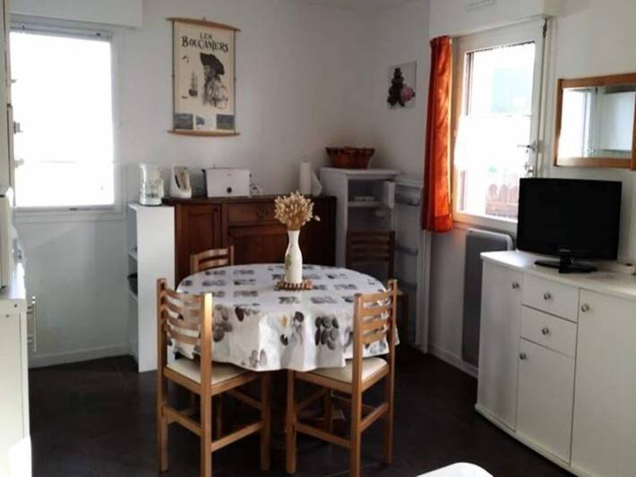 Gîte pour 4 personnes, avec jardin, adapté aux familles dans Plage du Courégant - 4