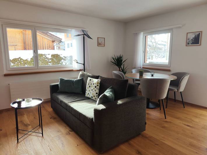 Ferienwohnung für 4 Personen, mit Balkon und Terrasse sowie Garten in Mundaun