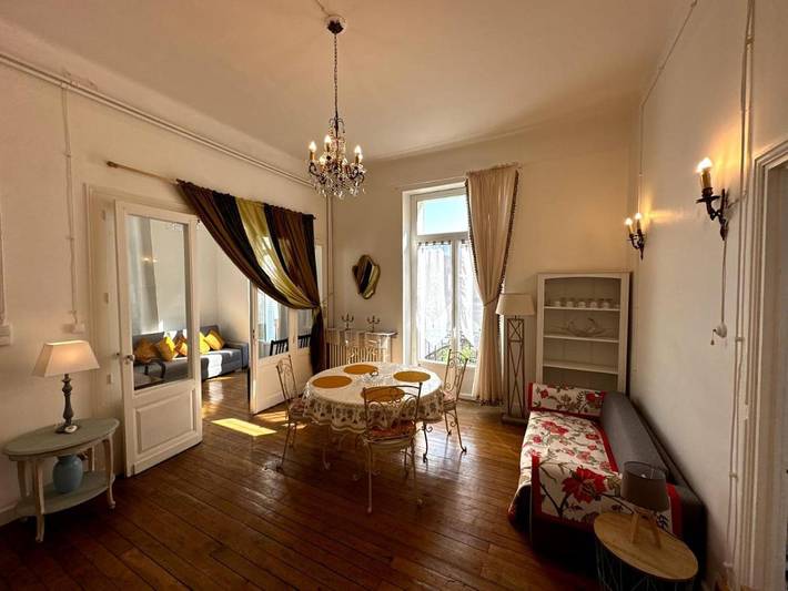 Gîte pour 4 personnes, avec Balcon ainsi que Jardin et Vue dans Casino Grand Cafe de Vichy - 2