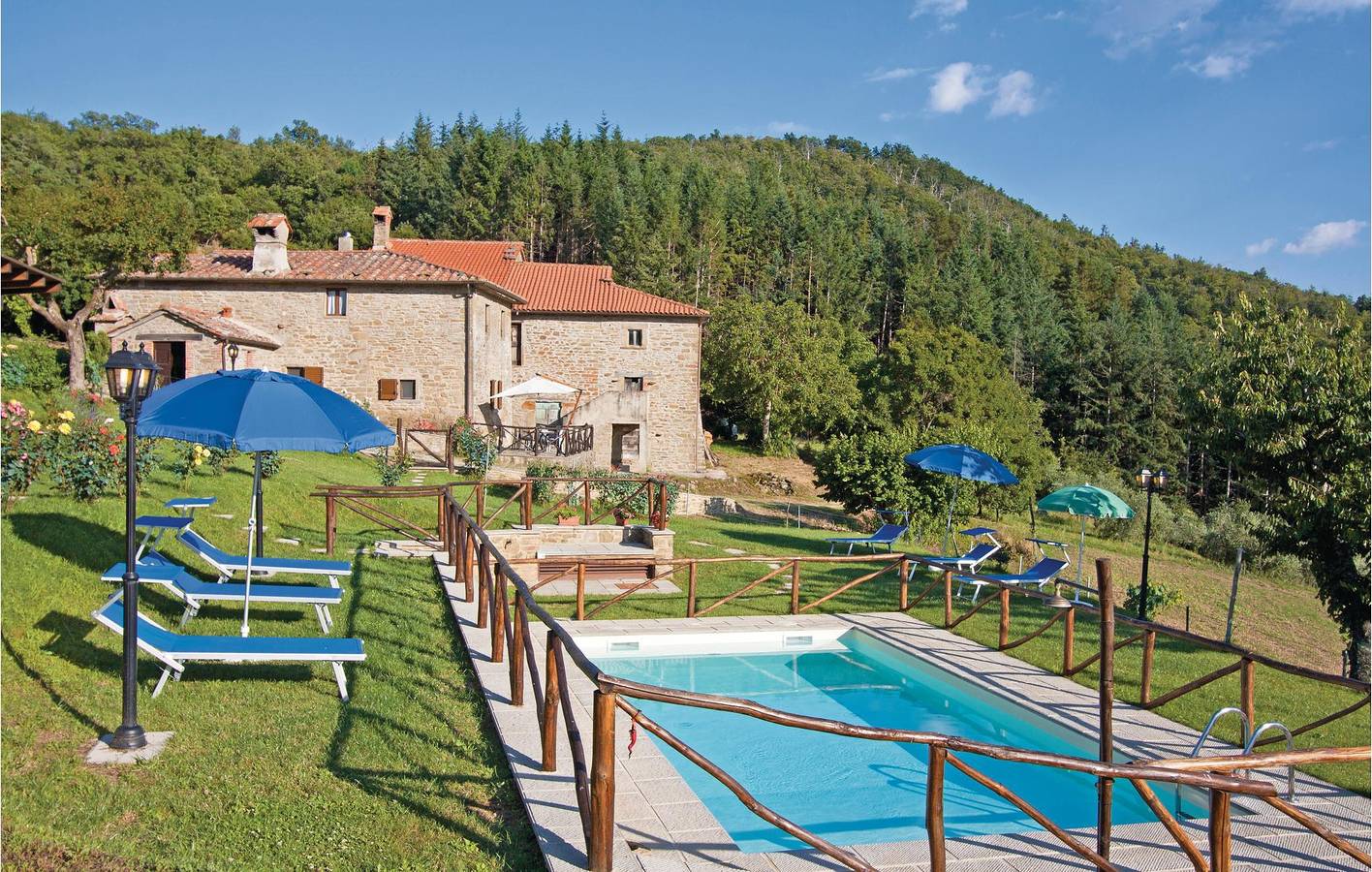 130qm Wohnung mit Parkplatz, Pool & Internet in Arezzo Provinz