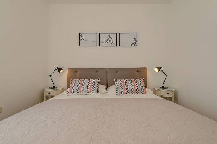 Apartamento entero, ¡Apartamento soleado a solo 10 m del mar! in Stobrec, Condado de Split-Dalmacia