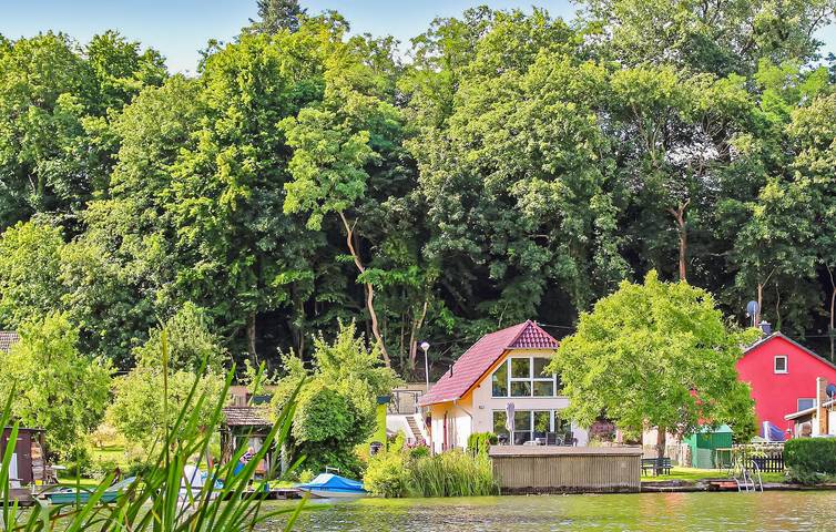 Ferienhaus für 5 Personen, mit Terrasse und Garten sowie Seeblick - 1