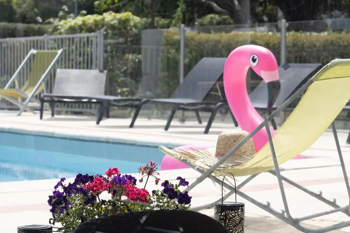Hôtel pour 4 personnes, avec jardin et piscine - 1